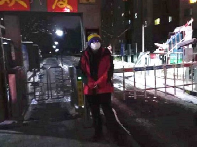7da70bc66bba4af99794ac1a3b932c34.jpg 社区志愿者1.jpg
